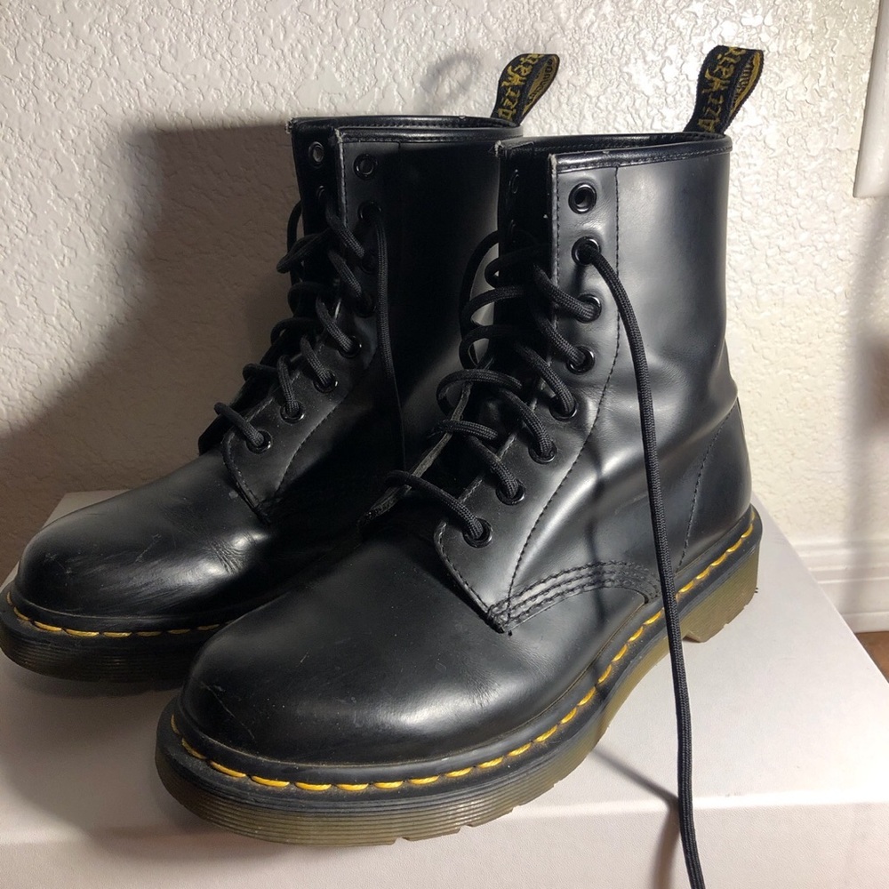 OG 1460 Smooth Leather Doc Marten Boots